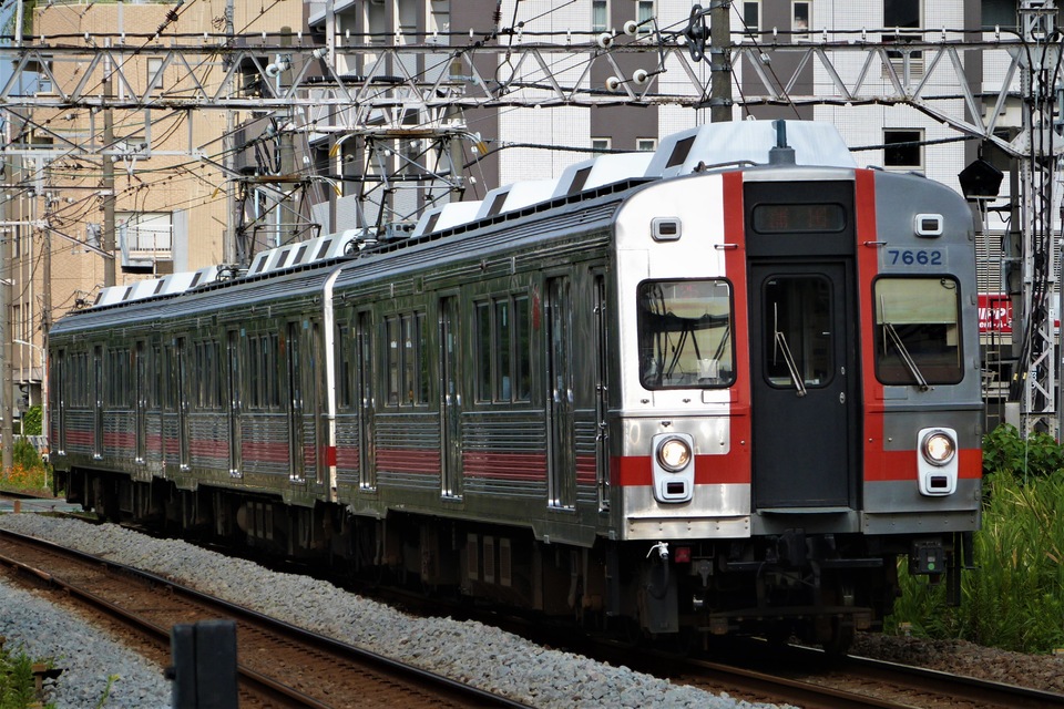 東急7600系7602F<br class="br-sp" />(7602編成)の写真