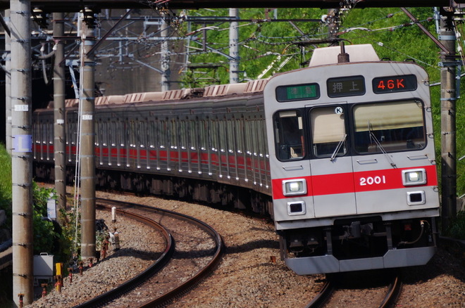 長津田検車区2000系2001Fを田奈～青葉台間で撮影した写真
