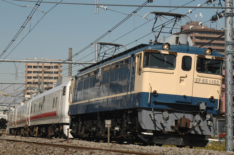 JR東EF65形EF65-1102の写真
