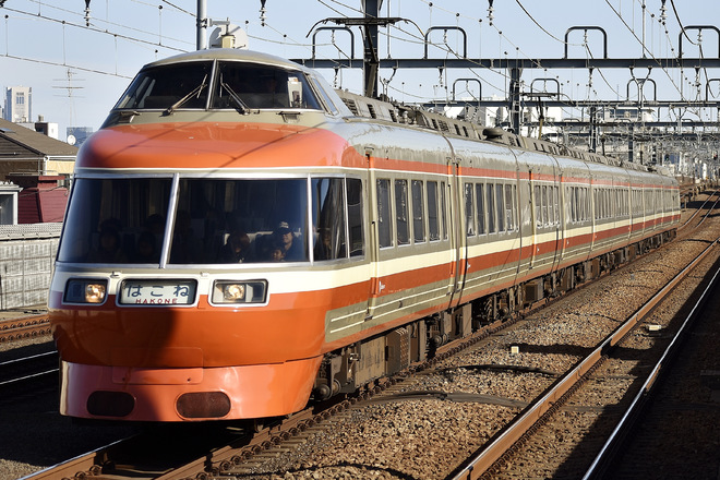 7000形7004Fを祖師ヶ谷大蔵駅で撮影した写真