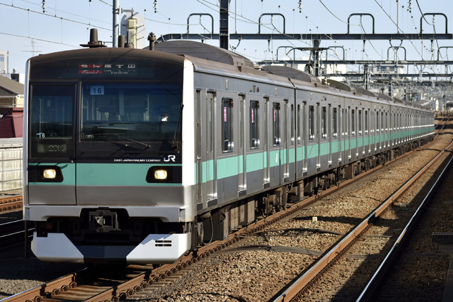 E233系マト16を祖師ヶ谷大蔵駅で撮影した写真