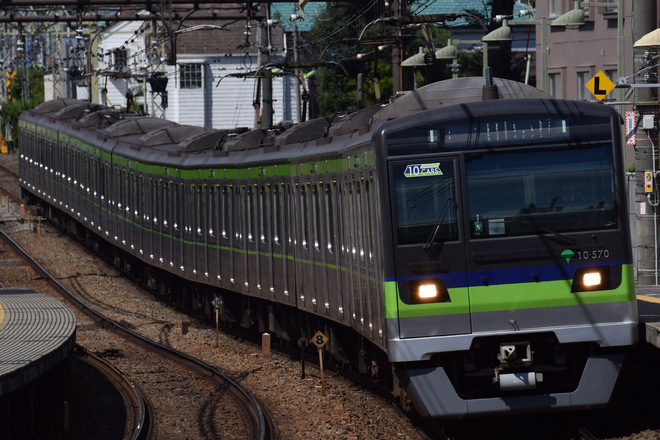 10-300形10-570Fを芦花公園駅で撮影した写真