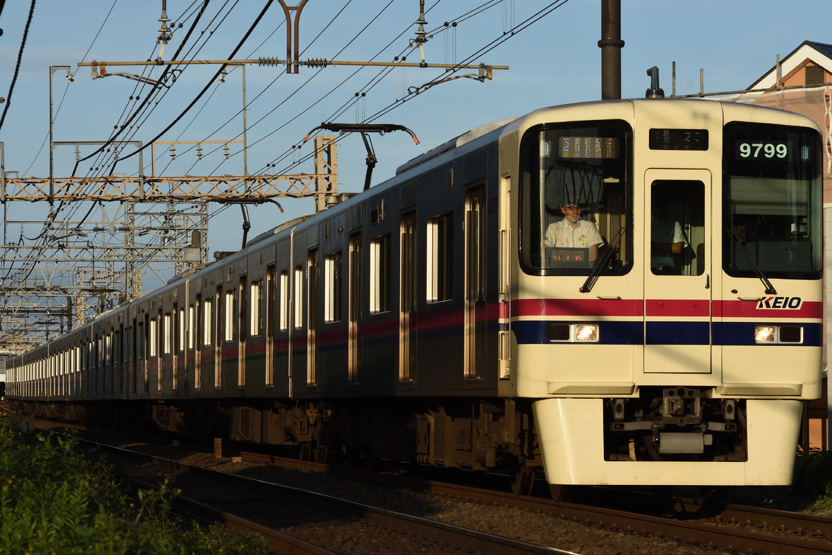 京王電鉄  9000系 9749F
