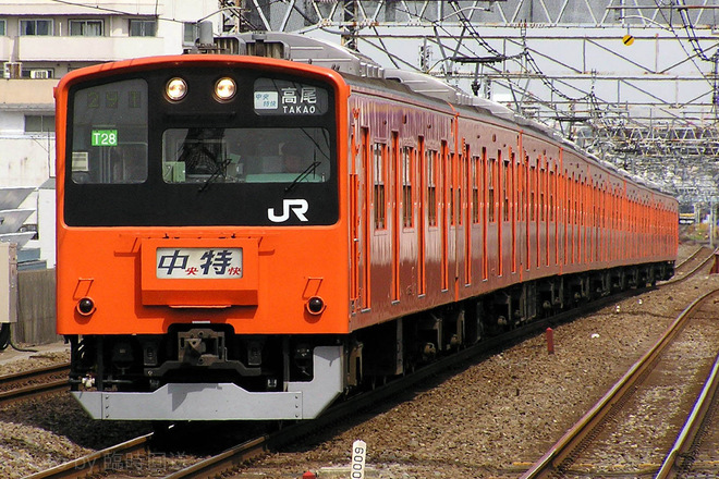 201系T28編成を高円寺駅で撮影した写真