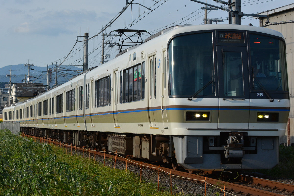 JR西日本 吹田総合車両所奈良支所 221系 HC605編成
