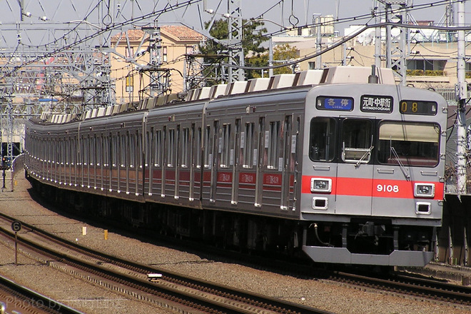 9000系9008Fを多摩川駅で撮影した写真