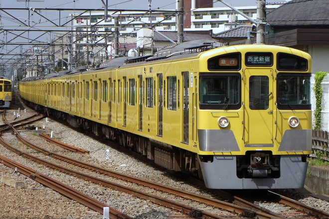 新2000系を田無駅で撮影した写真