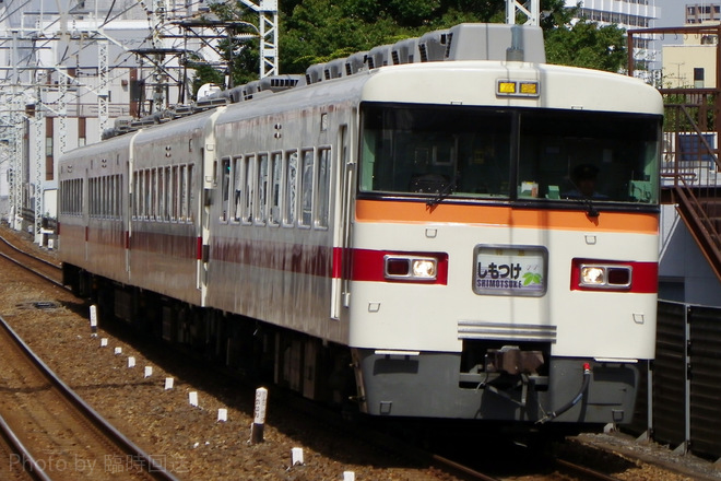 350系を梅島（現在撮影禁止）駅で撮影した写真