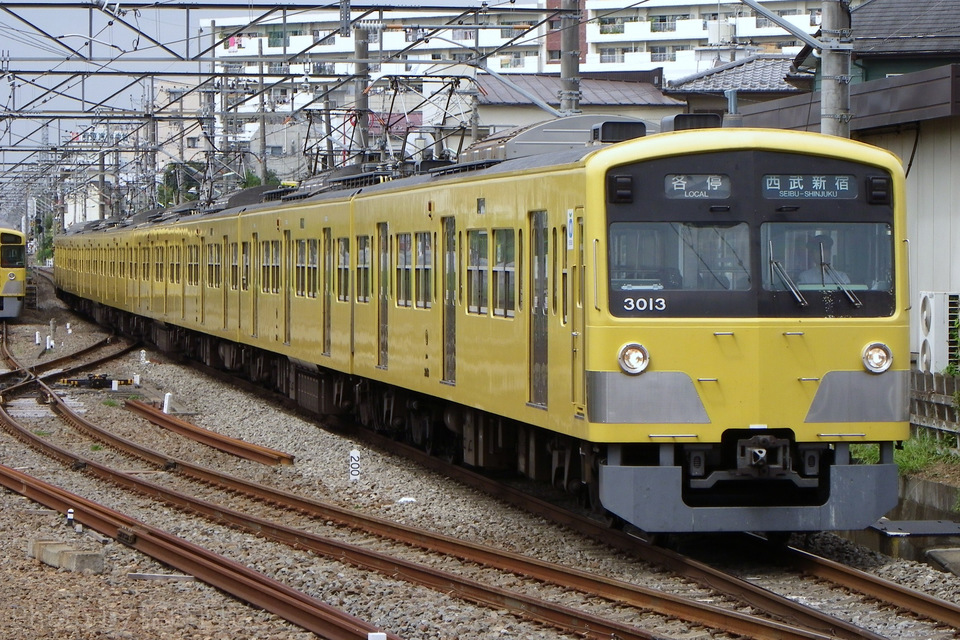 西武3000系3013F<br class="br-sp" />(3013編成)の写真