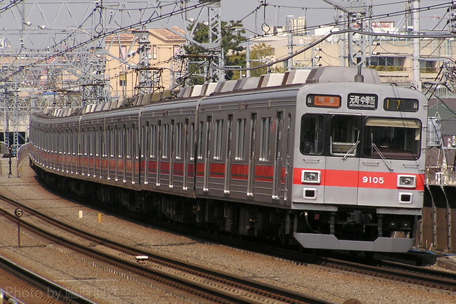 9000系9005Fを多摩川駅で撮影した写真