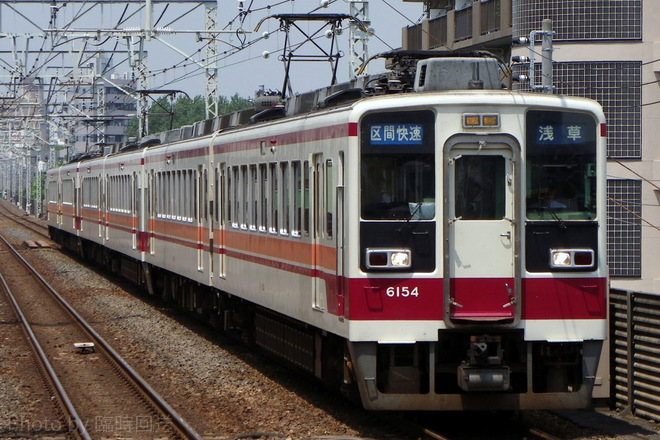6050系を五反野駅で撮影した写真