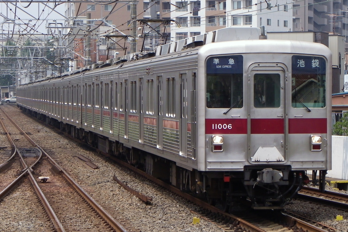 東武鉄道  10000系 11006