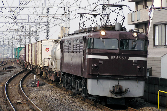 EF6557を市川駅で撮影した写真