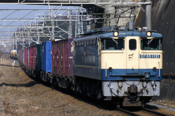 JR貨物  EF65 1121