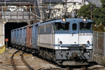 JR貨物  EF65 1042