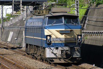 JR貨物  EF66 27