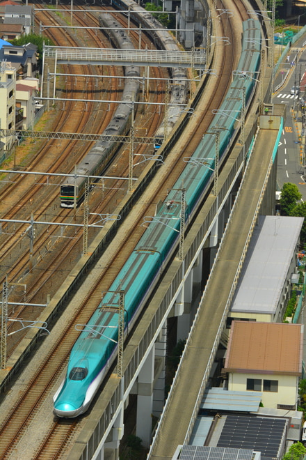 函館新幹線総合車両所H5系H4編成を大宮～上野間で撮影した写真