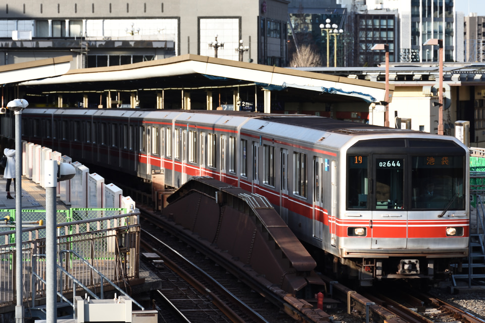 メトロ02系02-144F<br class="br-sp" />(02-144編成)の写真