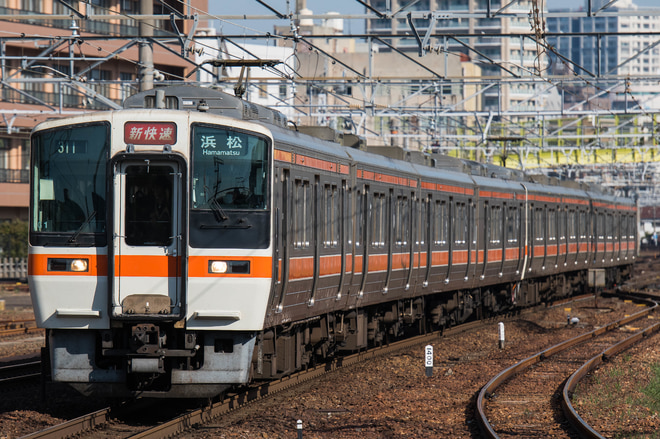 311系を熱田駅で撮影した写真