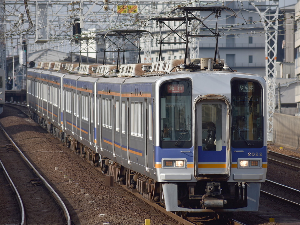 南海2000系2022F<br class="br-sp" />(2022編成)の写真