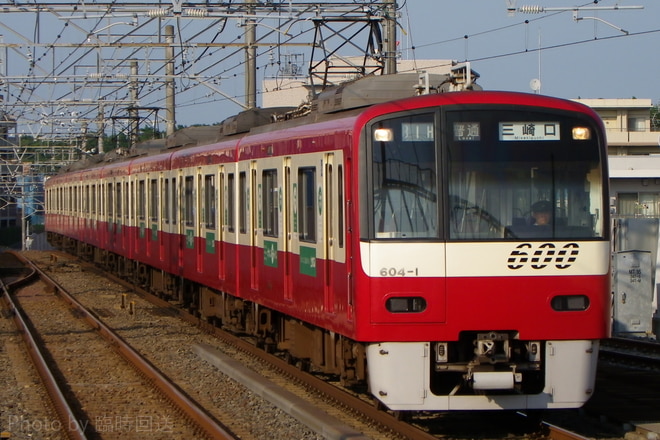 600形604編成を東松戸駅で撮影した写真