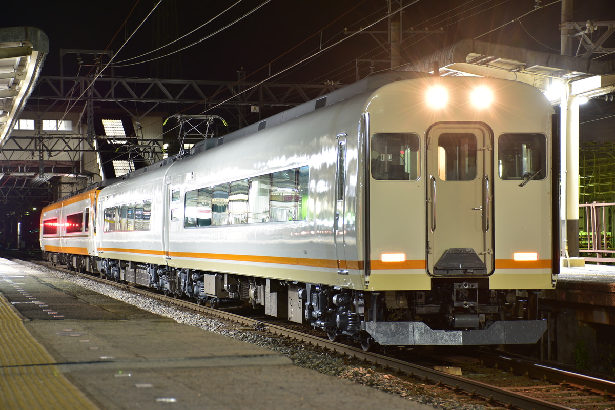近畿日本鉄道 富吉検車区 21000系 UB01