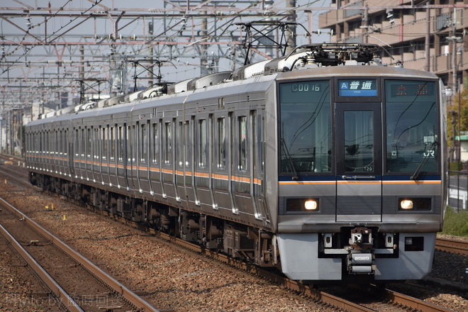 207系T29編成を摂津富田駅で撮影した写真