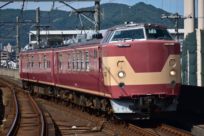 吹田総合車両所京都支所443系D1編成を京口駅で撮影した写真