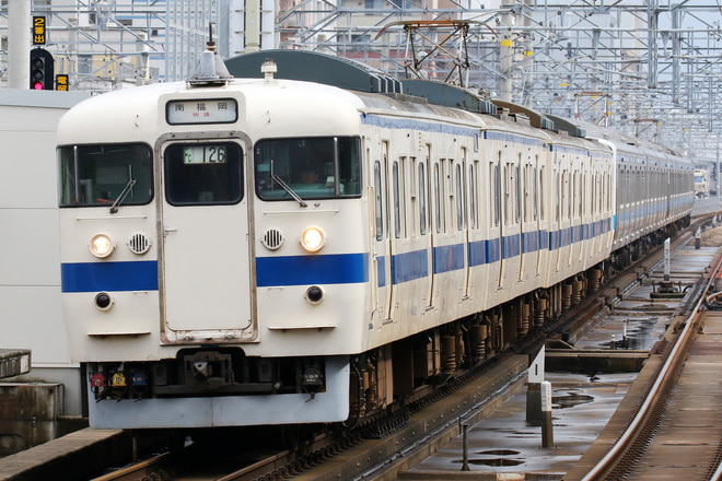 415系Fo126編成を吉塚駅で撮影した写真