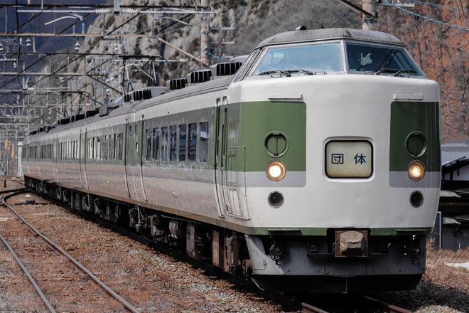 長野総合車両センター189系N102編成を西上田駅で撮影した写真