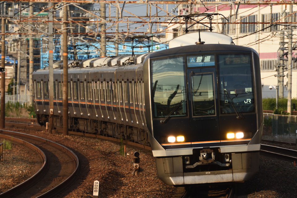 JR西321系D23編成の写真