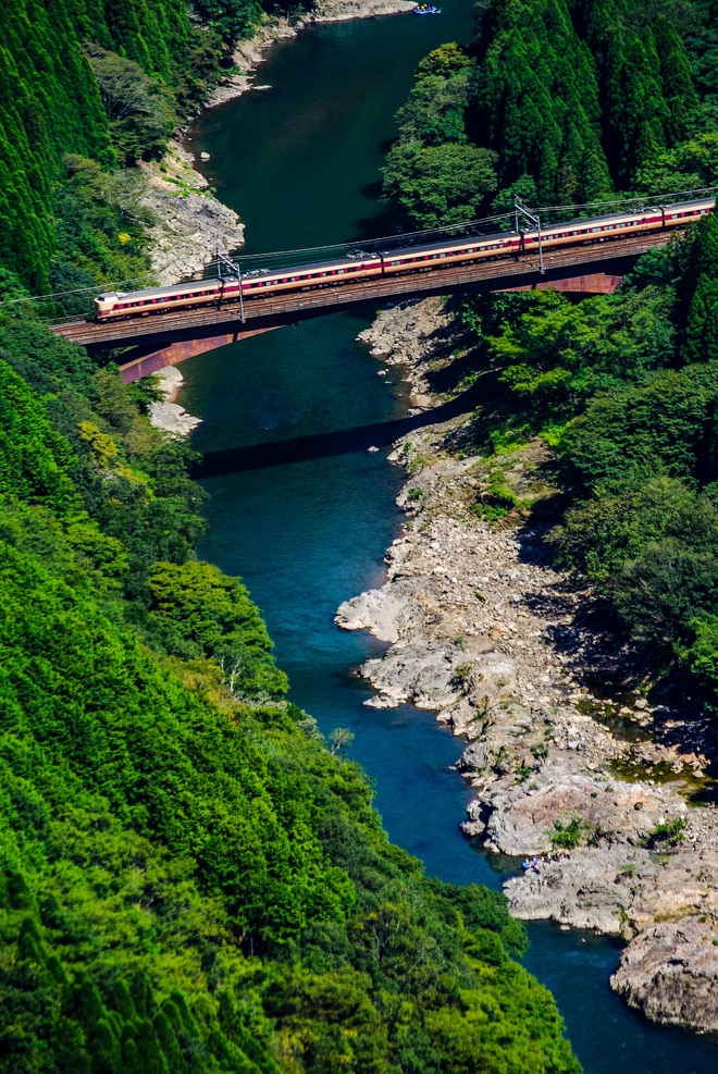 福知山電車区本区381系を保津峡～馬堀間で撮影した写真