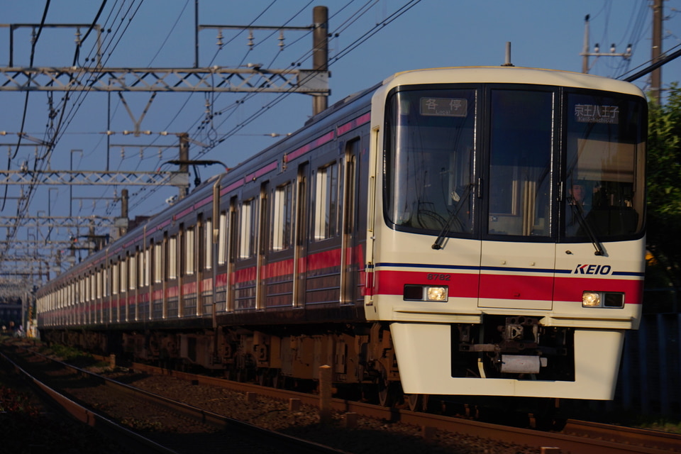 京王8000系8732F<br class="br-sp" />(8732編成)の写真