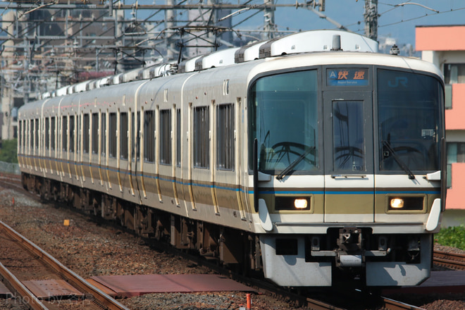 221系A1編成を茨木駅で撮影した写真