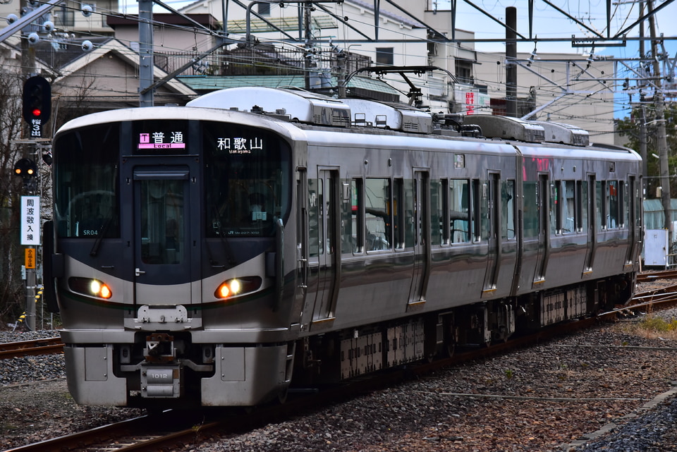 JR西227系SR04編成の写真