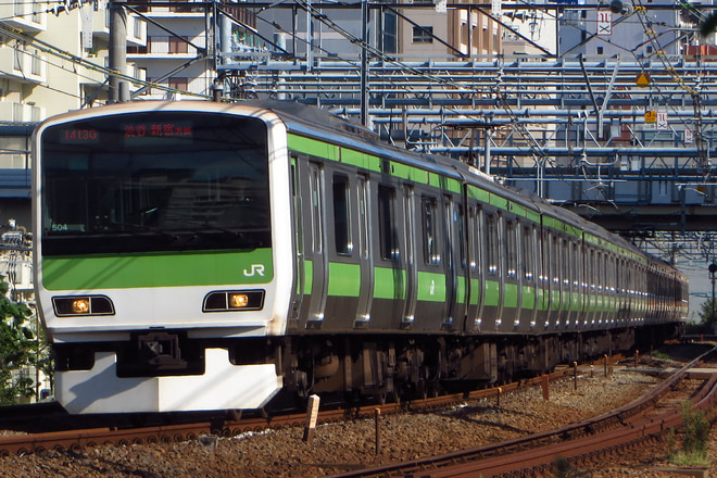 E231系500番台トウ504編成を五反田～目黒間で撮影した写真