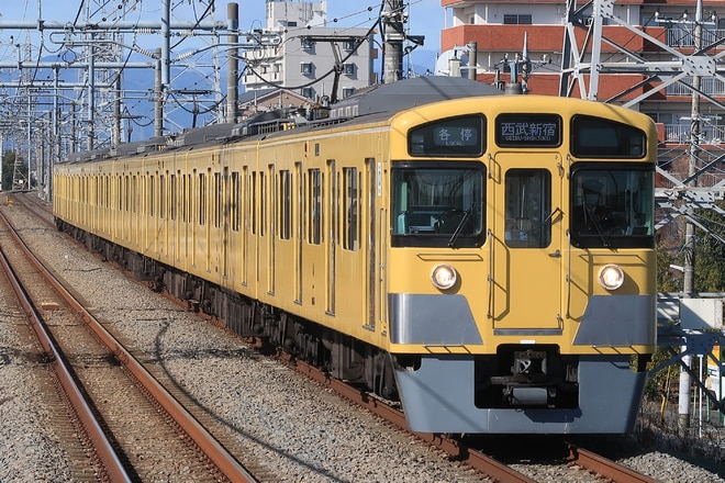 2000系2067Fを武蔵砂川駅で撮影した写真