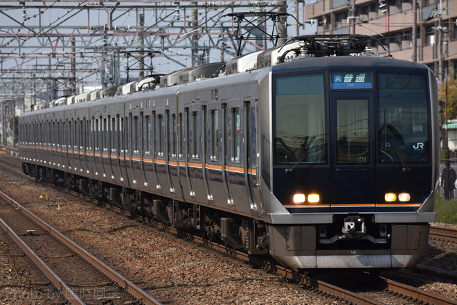 321系D12を摂津富田駅で撮影した写真