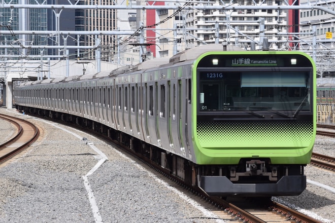 東京総合車両センター本区E235系トウ01編成を高輪ゲートウェイ駅で撮影した写真
