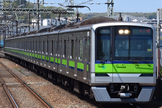 大島車両検修場10-300形10-440Fを京王よみうりランド駅で撮影した写真