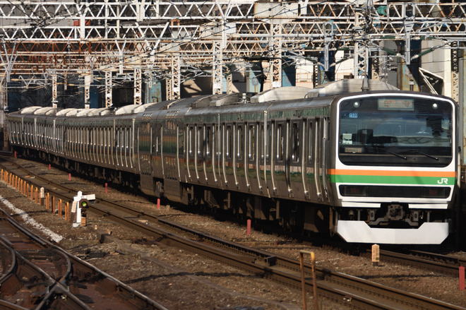 小山車両センターE231系ヤマU530編成を田町駅で撮影した写真