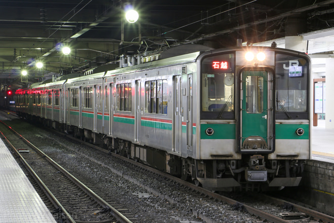 仙台車両センター701系F2-26編成を仙台駅で撮影した写真