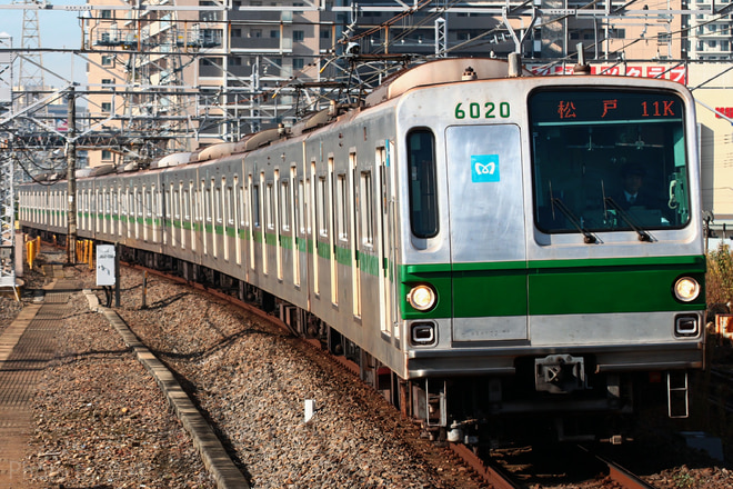綾瀬検車区6000系6120Fを金町駅で撮影した写真