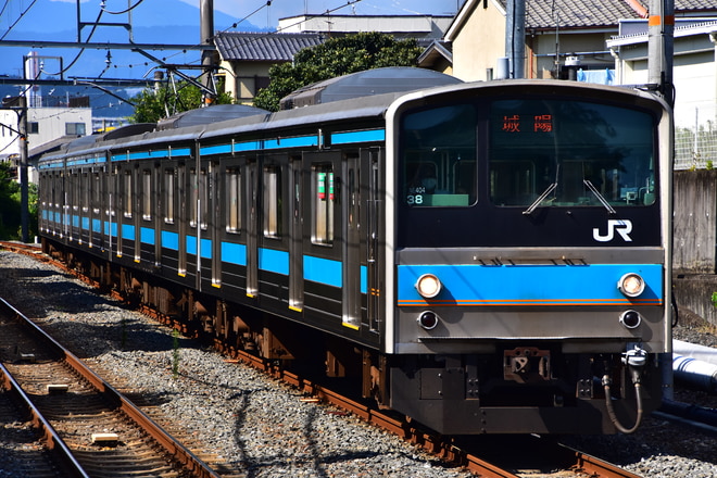 吹田総合車両所奈良支所205系NE404編成を木幡駅で撮影した写真
