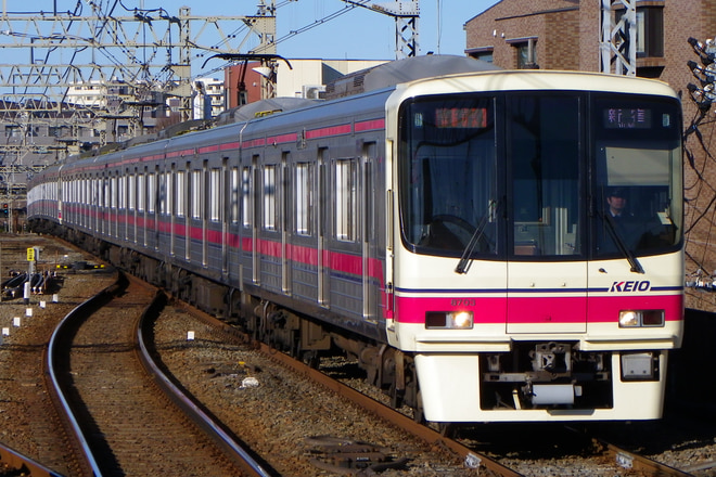 8000系8703Fを八幡山駅で撮影した写真