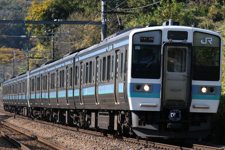 JR東211系ナノN327編成<br class="br-sp" />(ナノN327)の写真