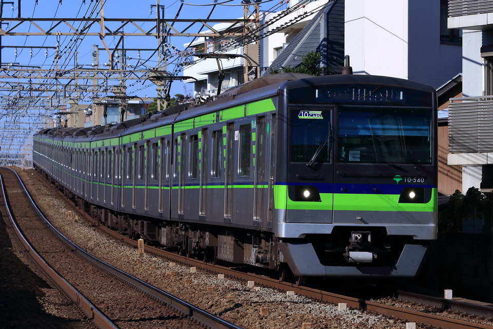 都営10-300形10-540編成<br class="br-sp" />(10-540F)の写真