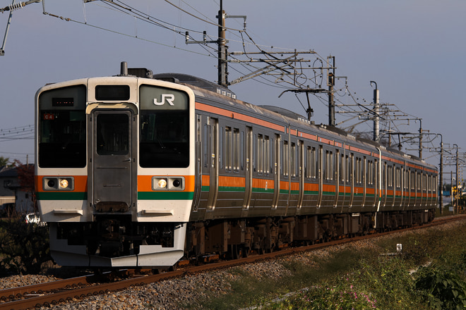 高崎車両センター211系C4編成を伊勢崎～駒形間で撮影した写真