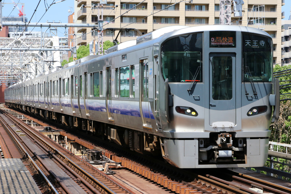 JR西225系HF435編成<br class="br-sp" />(ヒネHF435編成)の写真