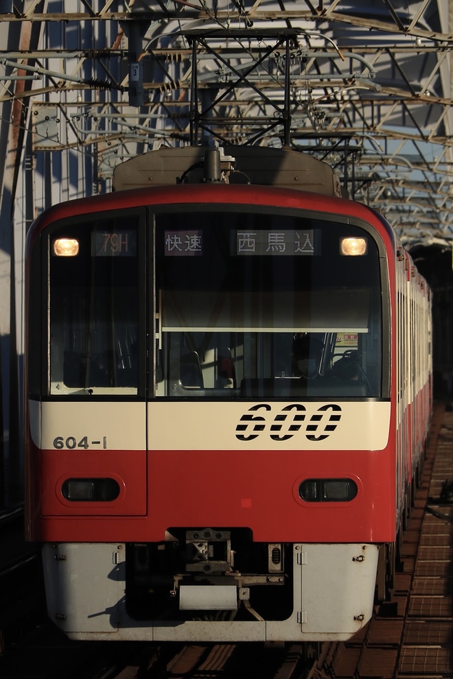 600形604編成を江戸川駅で撮影した写真
